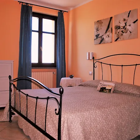 Rosso Di Sera Πανσιόν 3*