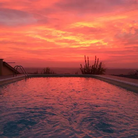 Πανσιόν Rosso Di Sera 3*