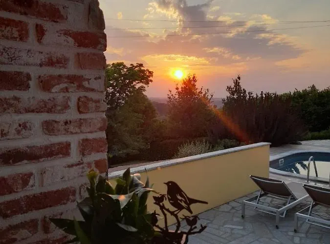 Πανσιόν Rosso Di Sera